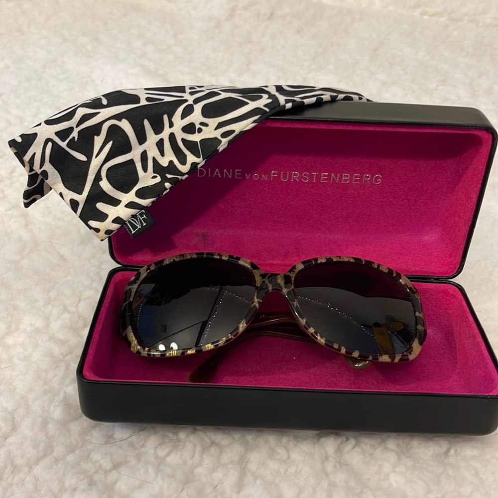 Diane Von Furstenberg non-prescription sunglasses